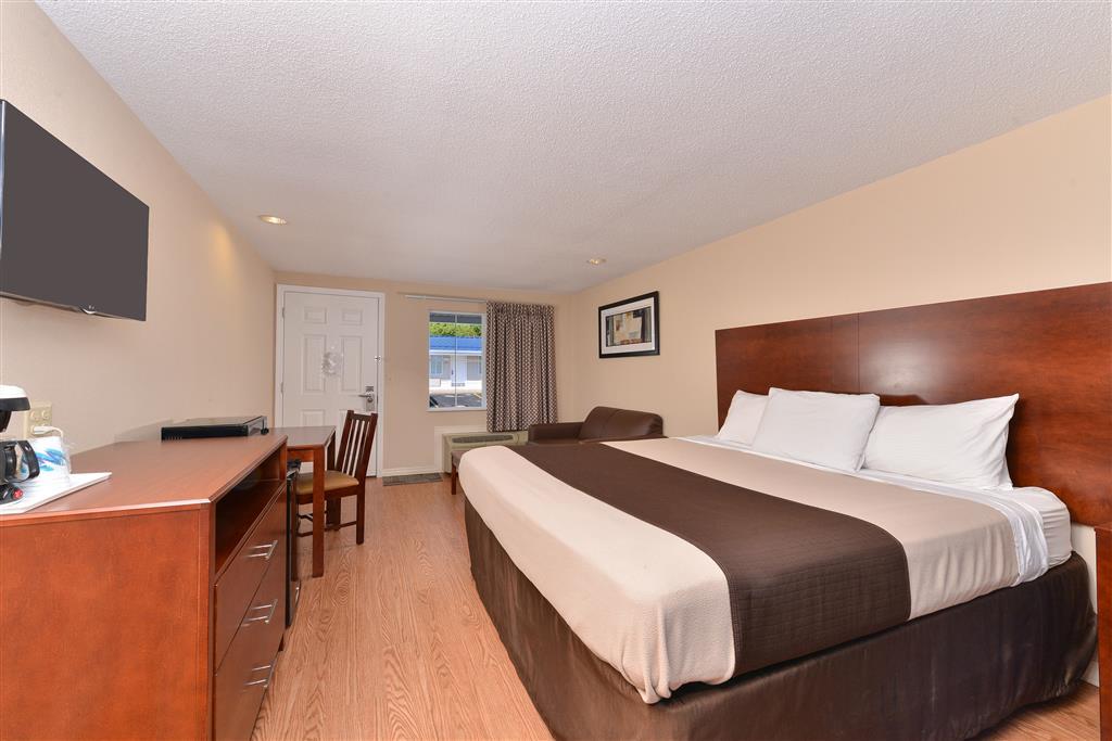 Americas Best Value Inn & Suites St Clairsville Wheeling St. Clairsville Room photo