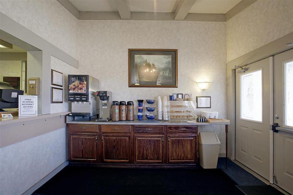 Americas Best Value Inn & Suites St Clairsville Wheeling St. Clairsville Restaurant photo