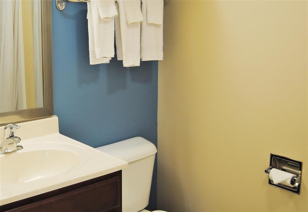 Americas Best Value Inn & Suites St Clairsville Wheeling St. Clairsville Room photo